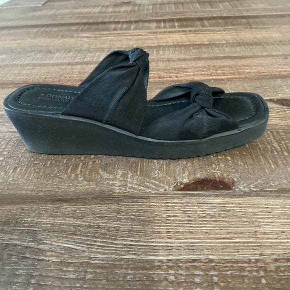 Donald J. Pliner Black Women's Knotted Sandals - Picture 4 of 9